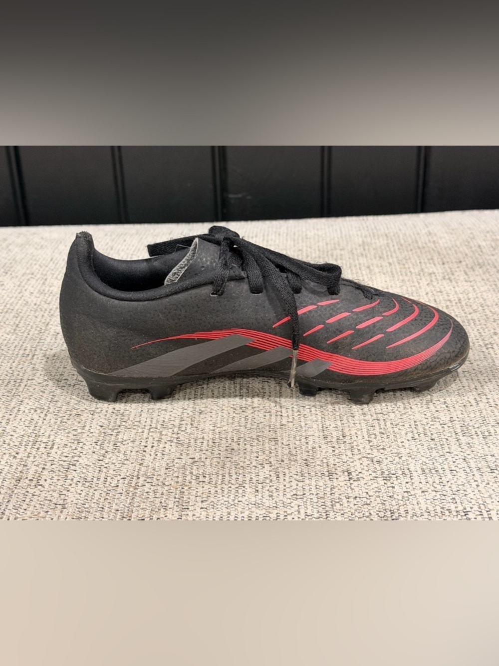 Adidas Predator Soccer Cleats in Black with Red Accents - Picture 9 of 9